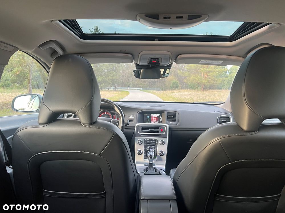 Volvo V60 D6 AWD Plug-in Hybrid Summum - 20