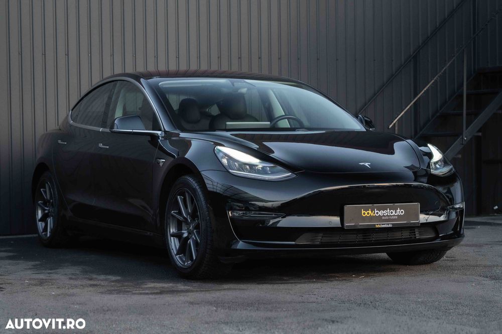 Tesla Model 3 - 33