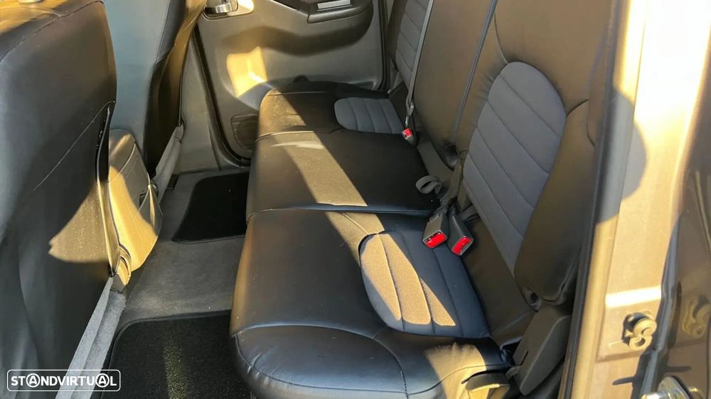 Nissan Navara 2.5 dCi CD Pilot Hi-Tech - 8