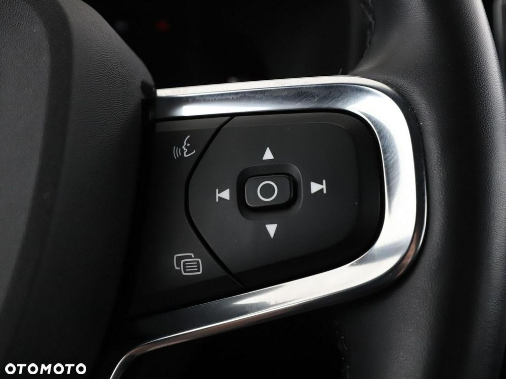 Volvo XC 40 Recharge Core - 32