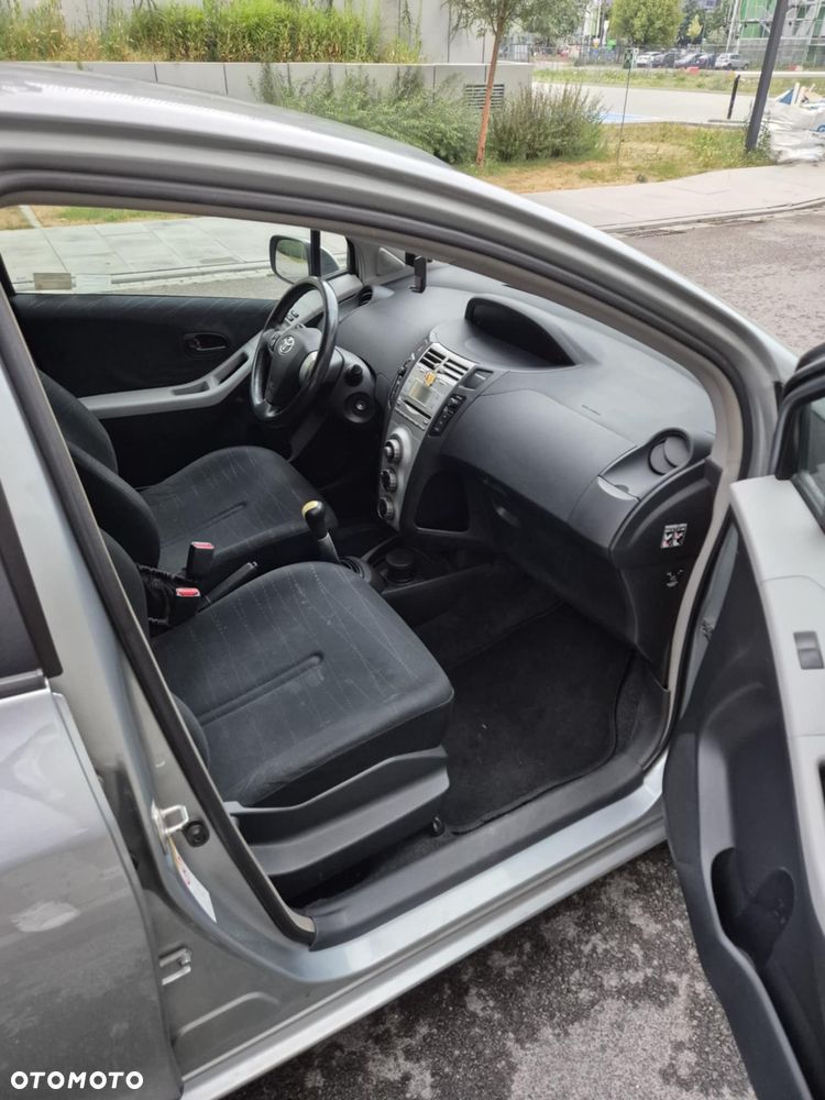 Toyota Yaris 1.3 Sol - 10