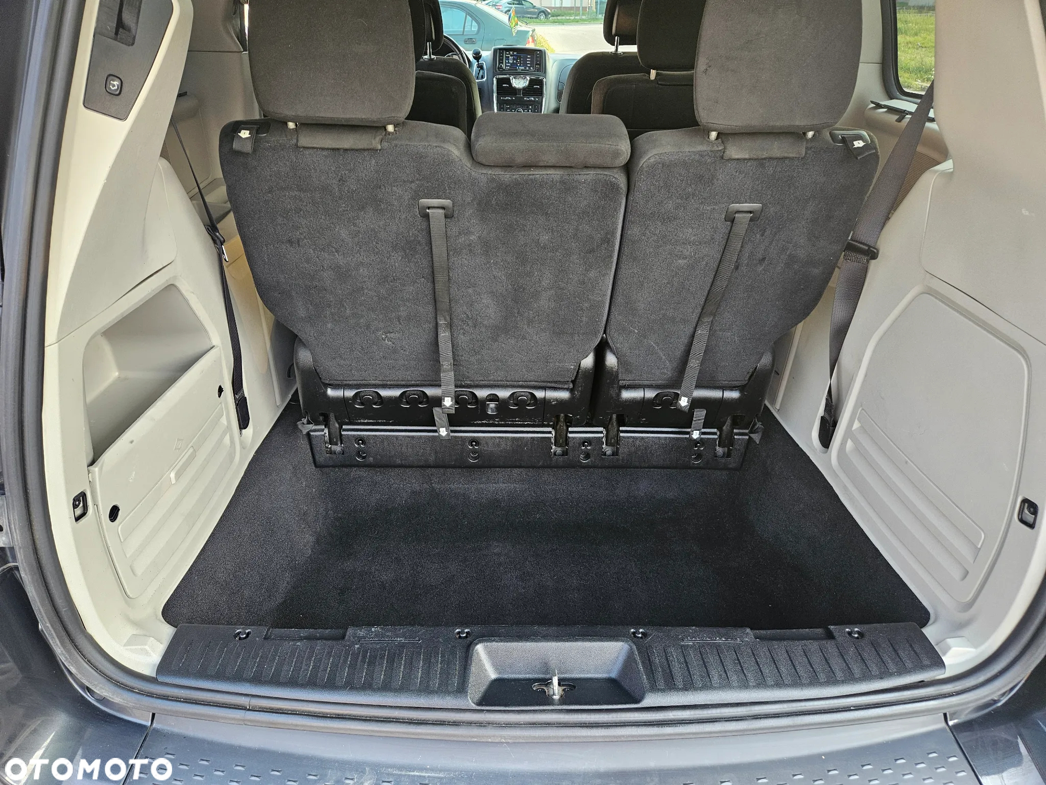 Chrysler Town & Country 3.6 Touring - 11