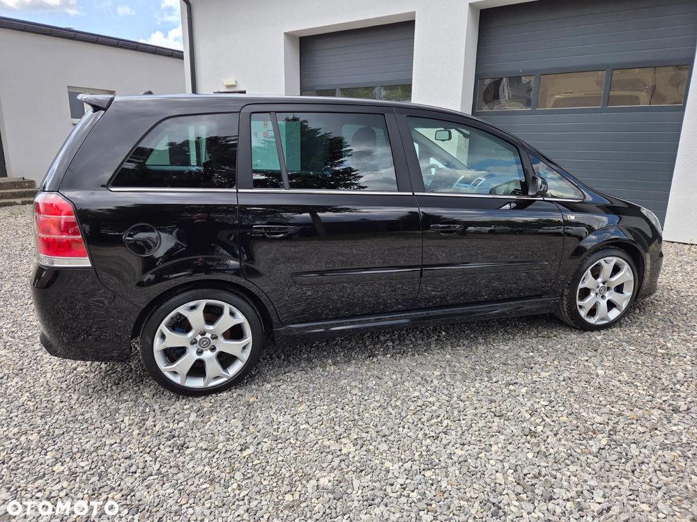 Opel Zafira OPC - 10