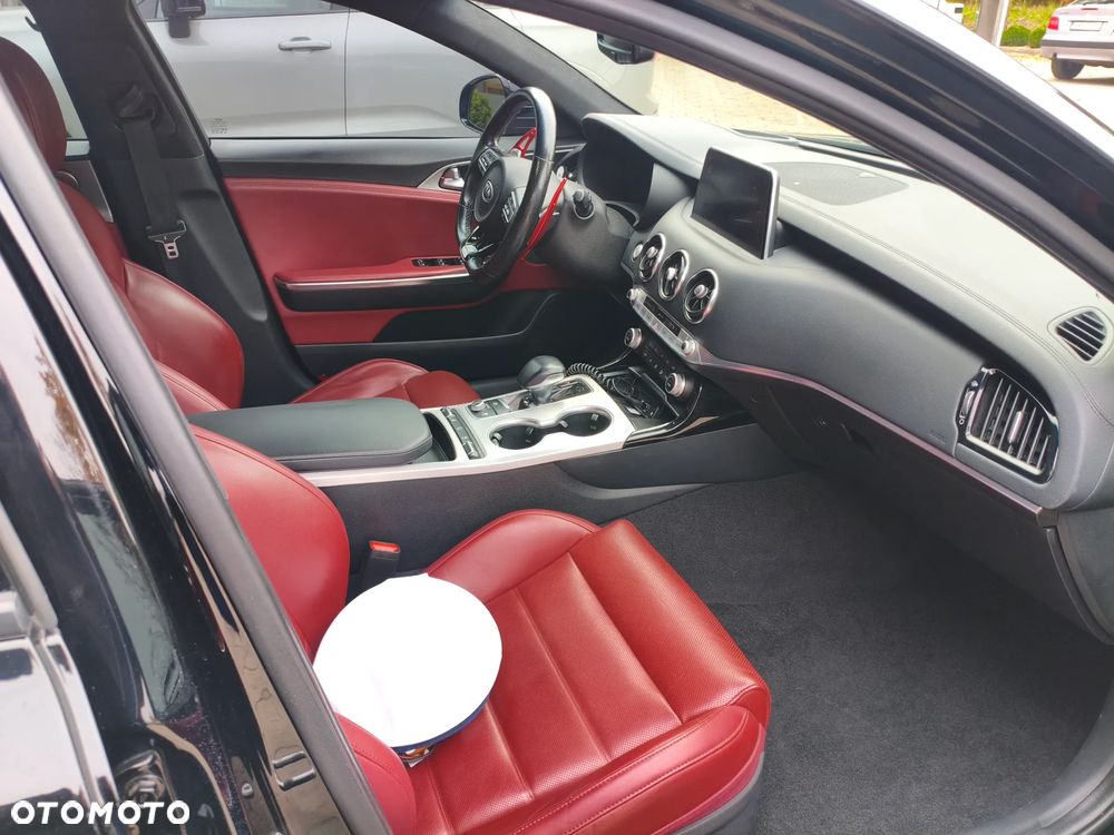 Kia Stinger 3.3 T-GDI V6 GT AWD - 36