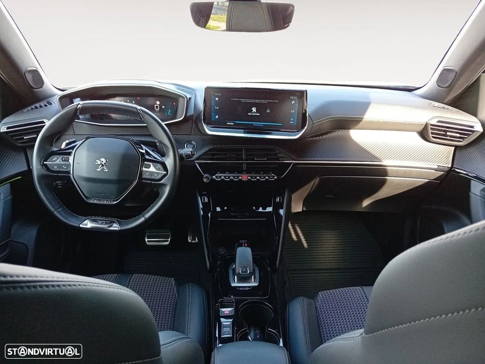 Peugeot 2008 1.2 PureTech Active EAT8 - 11