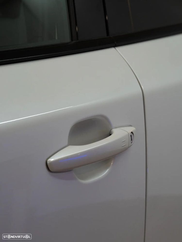 Peugeot e-2008 GT - 13