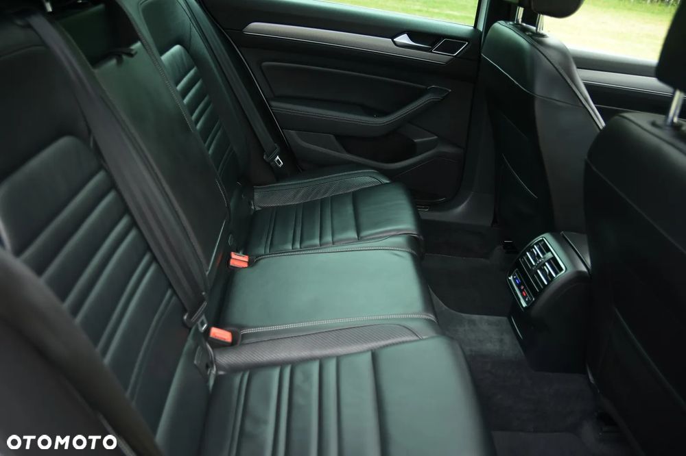 Volkswagen Passat - 23