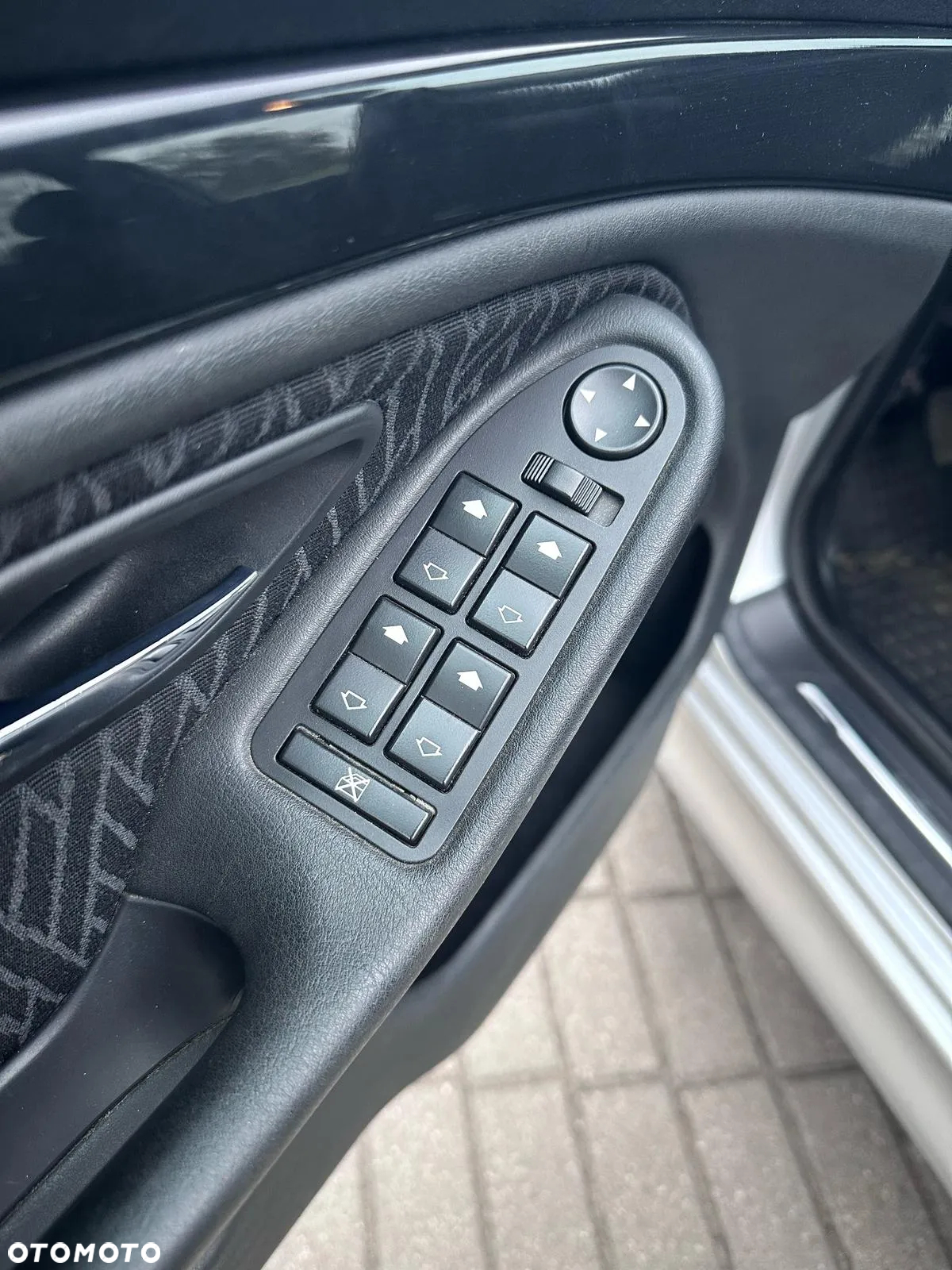 BMW Seria 5 520i - 14