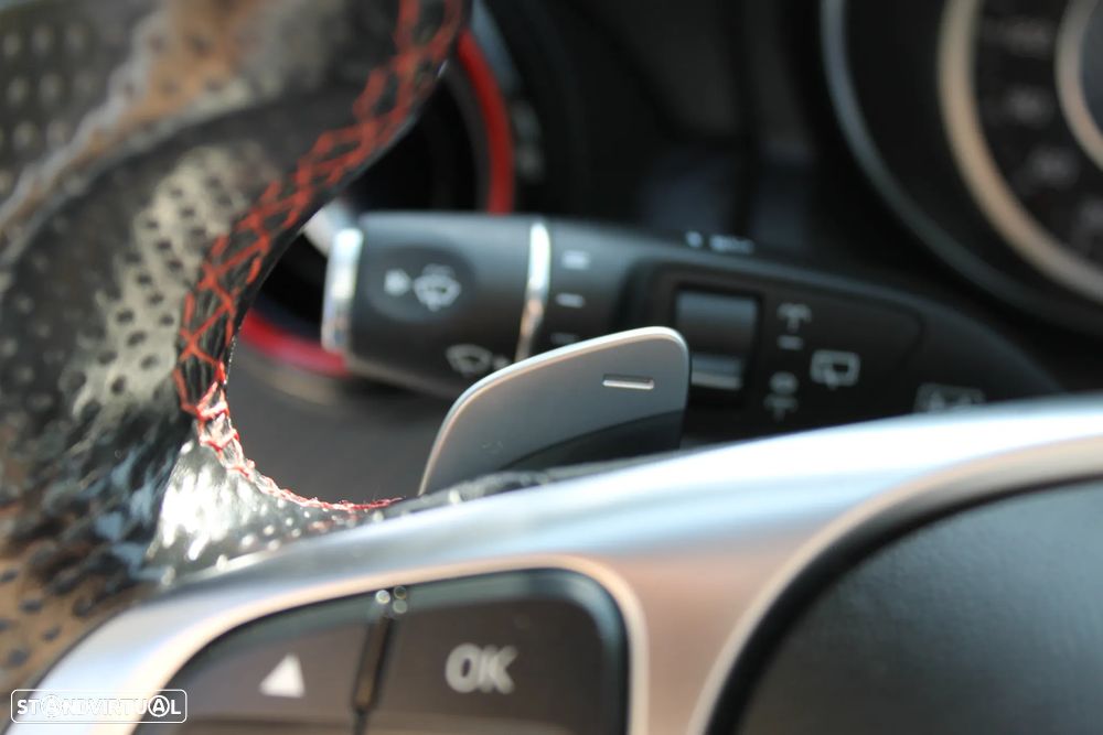 Mercedes-Benz A 45 AMG 4Matic Speedshift 7G-DCT - 39