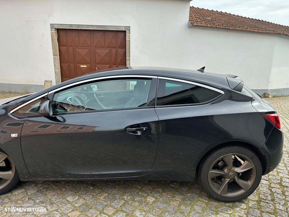Opel Astra GTC - 3