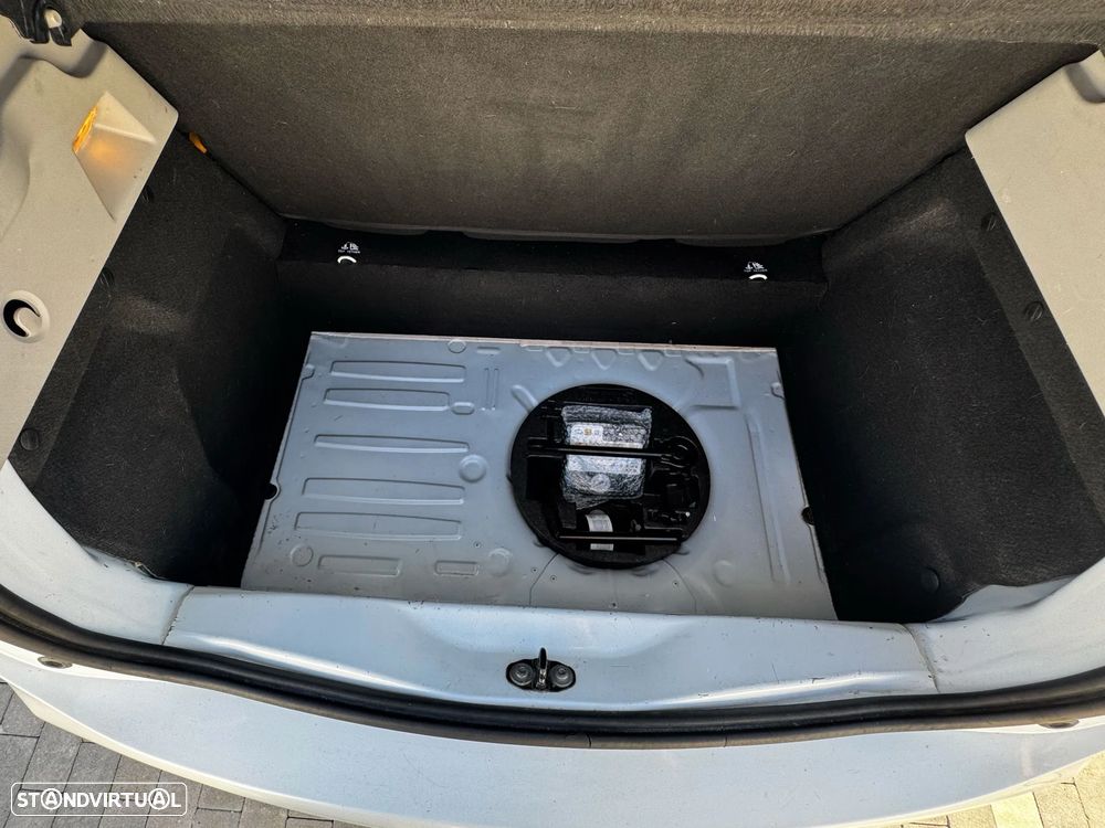 Renault Zoe (s/ Bateria) Limited 40 Flex - 15