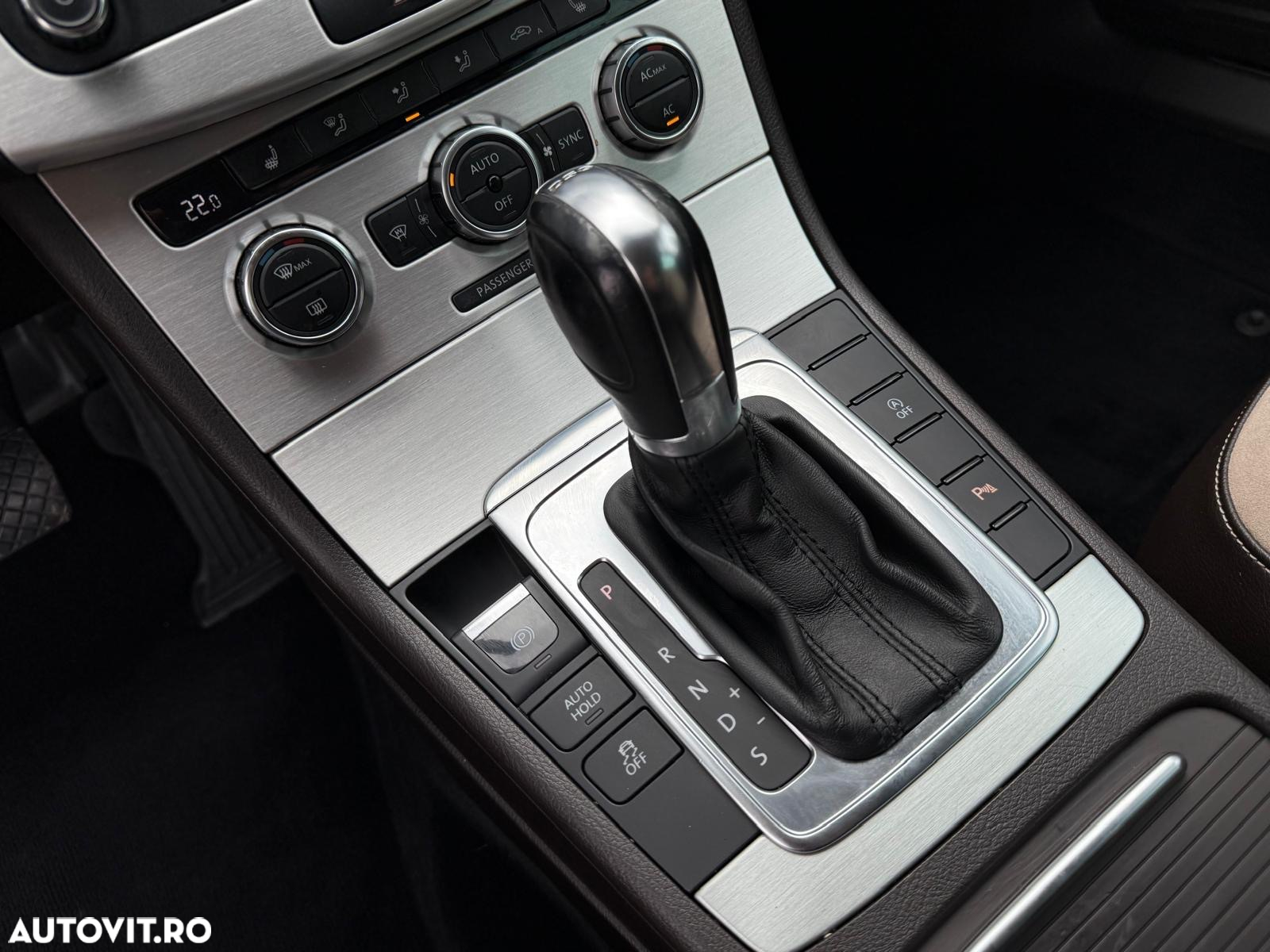 Volkswagen Passat Variant 2.0 TDI BlueMotion Technology Highline DSG - 24