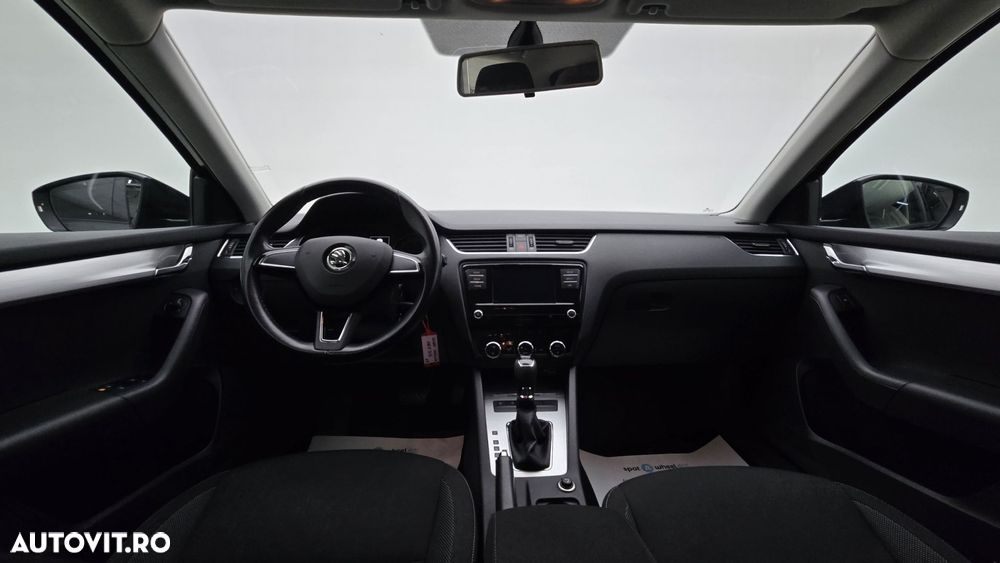 Skoda Octavia 2.0 TDI DSG Ambition - 14