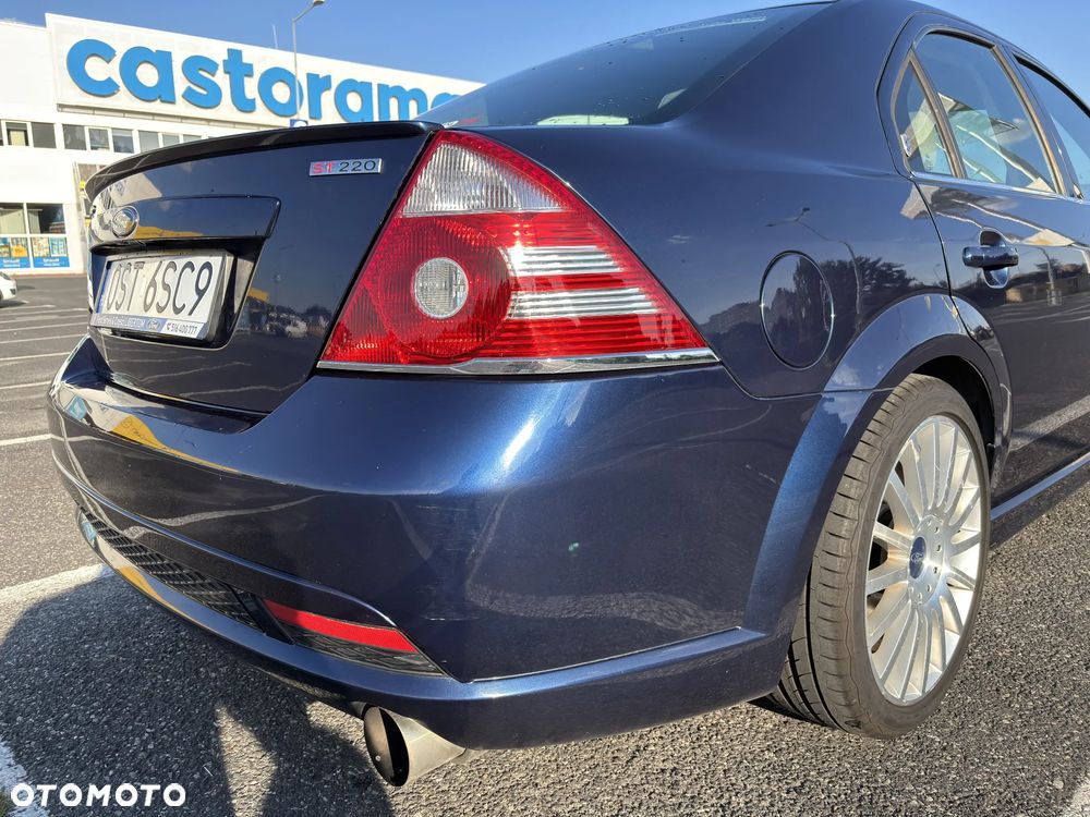 Ford Mondeo V6 ST 220 - 12
