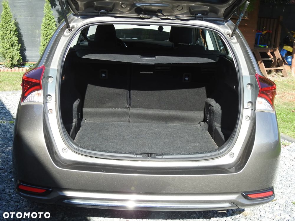 Toyota Auris 1.6 Premium - 17