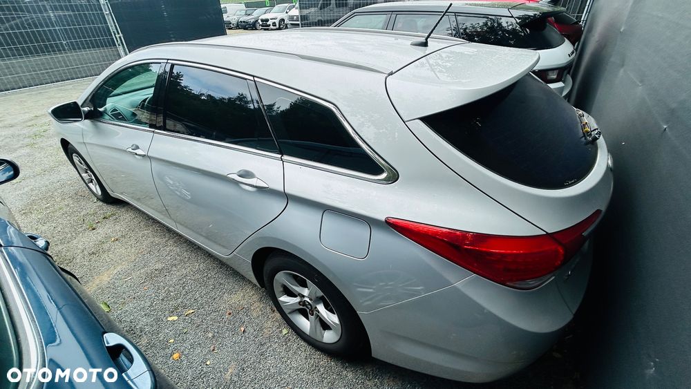 Hyundai i40 Kombi blue 1.6 Trend - 3