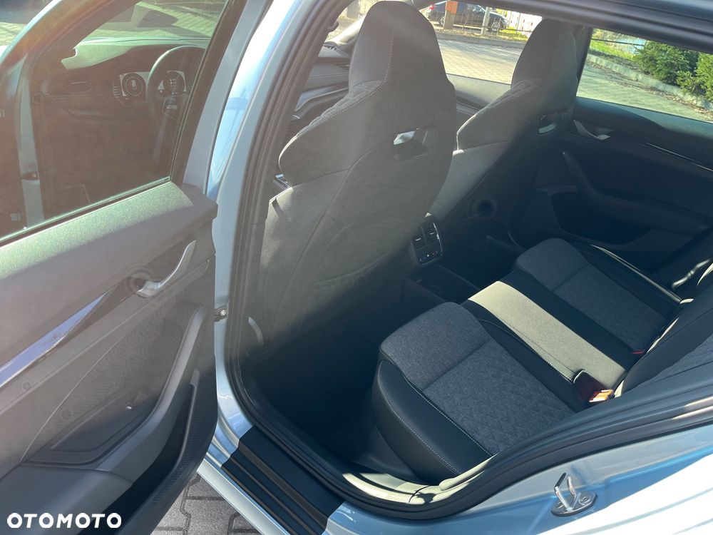 Skoda Octavia 2.0 TDI Sportline DSG - 30