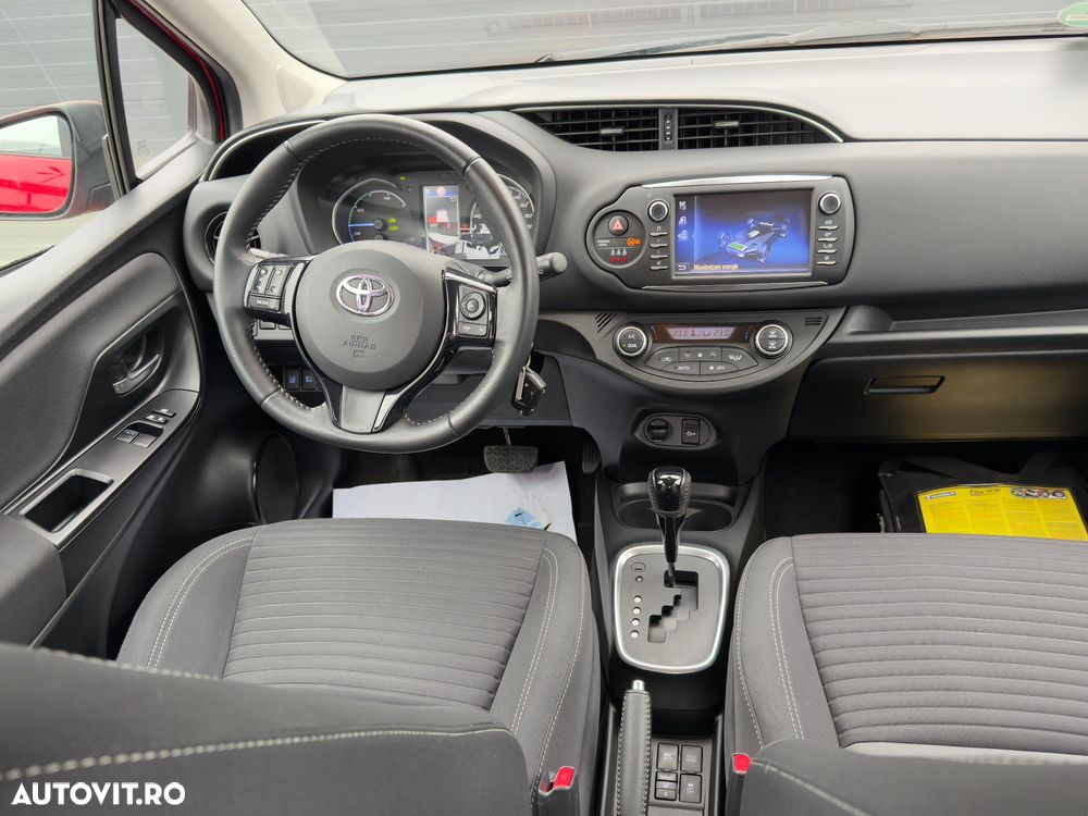 Toyota Yaris Hybrid 1.5 VVT-i Team Deutschland - 5