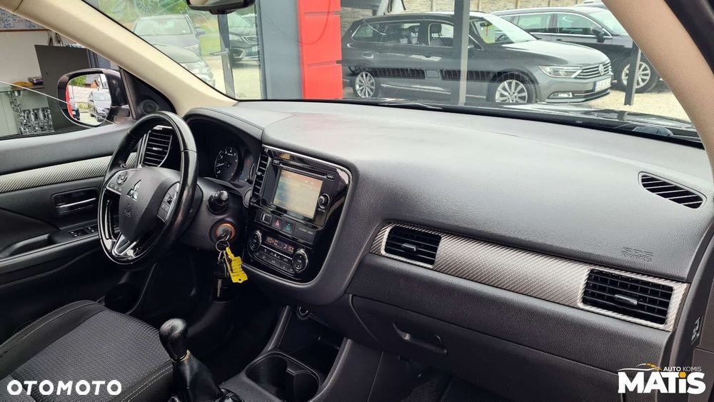 Mitsubishi Outlander - 24
