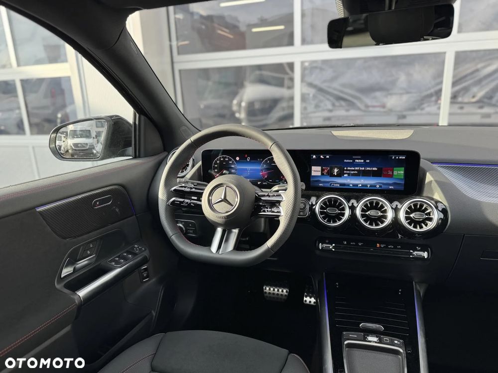 Mercedes-Benz GLA 200 AMG Line - 14