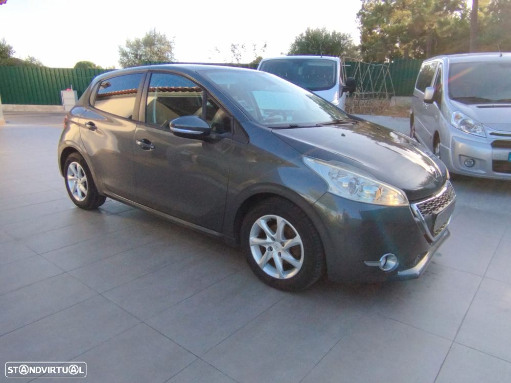 Peugeot 208 - 2