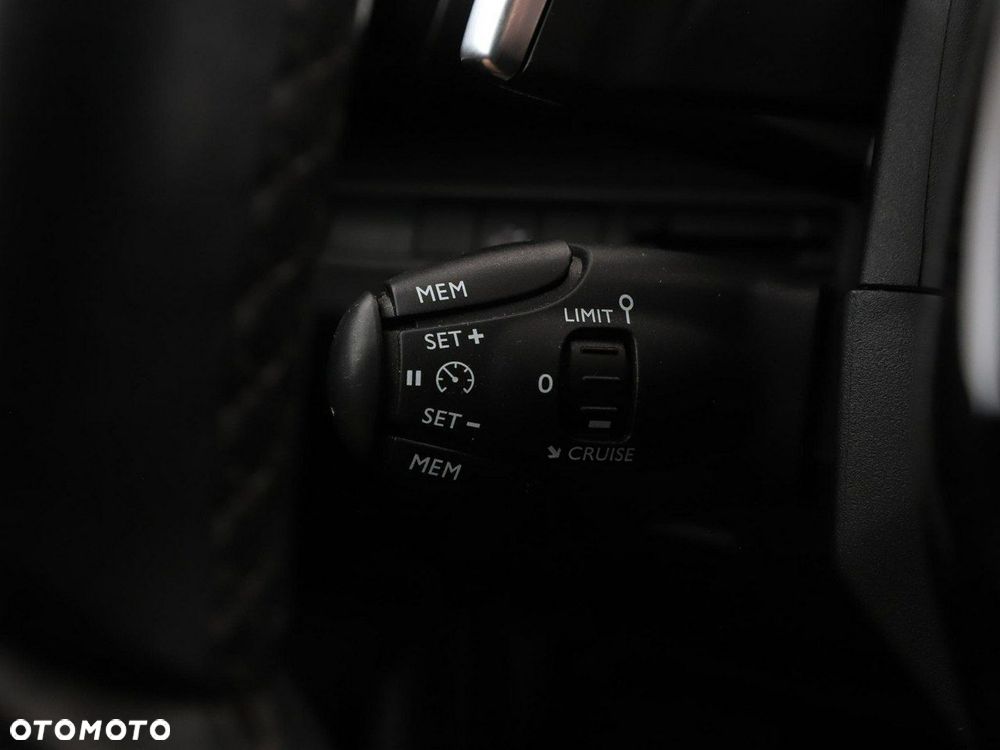 Peugeot 3008 PureTech 130 Stop & Start GPF EAT8 Allure Business-Paket - 37