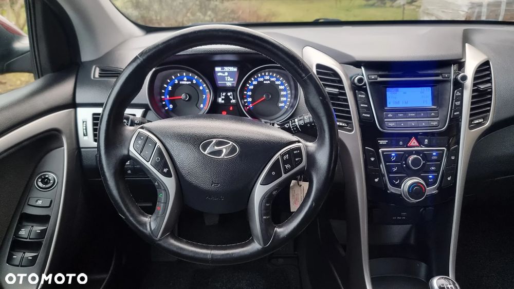 Hyundai i30 blue 1.4 Trend - 32