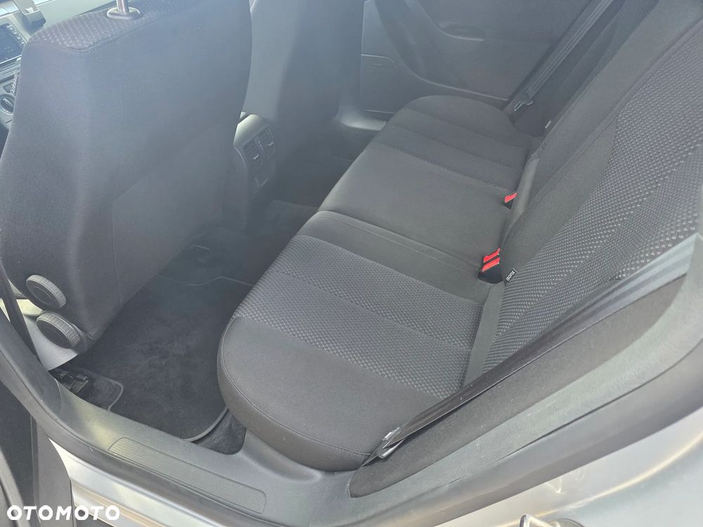 Volkswagen Passat Variant 2.0 TDI DPF DSG Trendline - 14