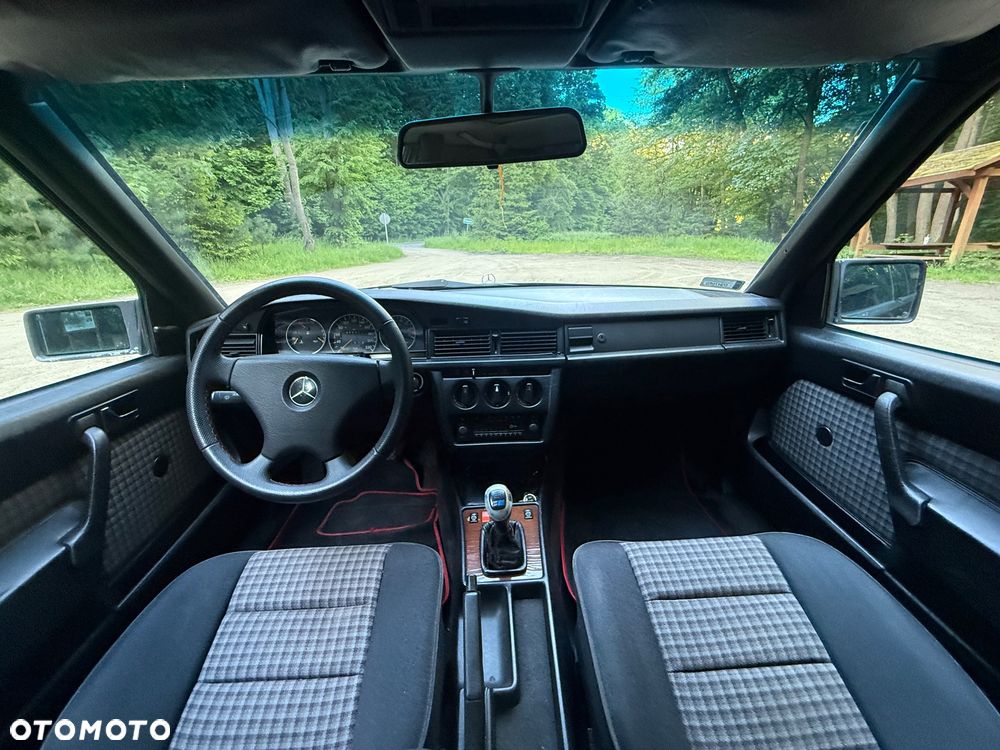 Mercedes-Benz W201 (190) - 26