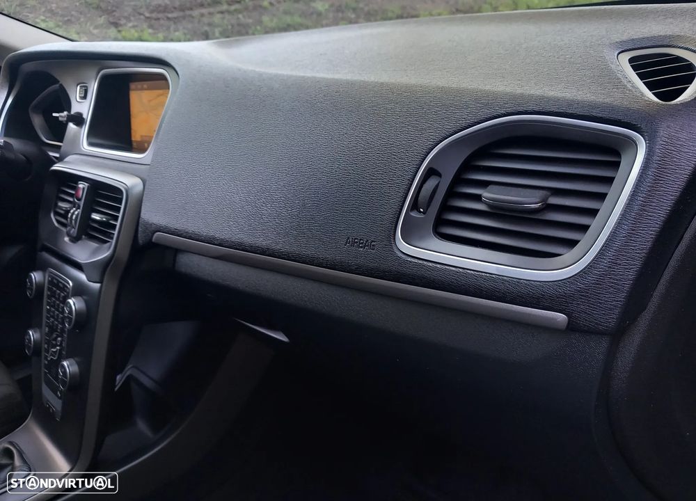 Volvo V40 D2 Summum - 12