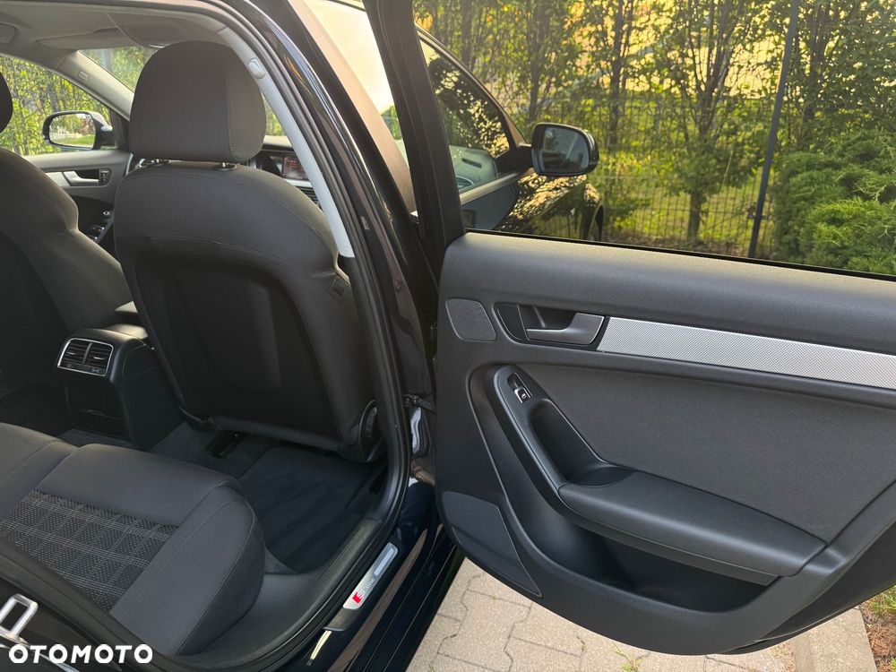 Audi A4 Avant 2.0 TDI DPF S line Sportpaket - 32