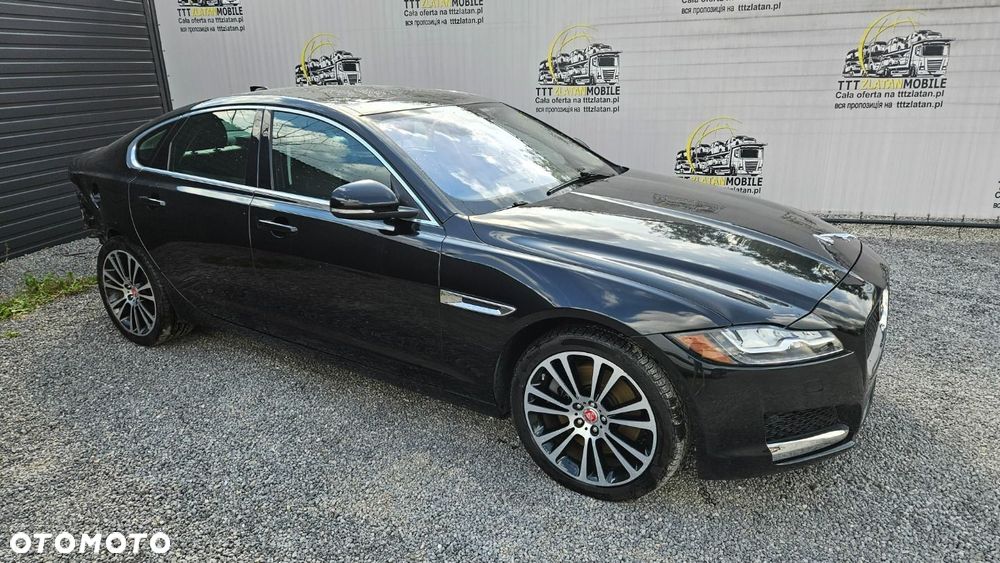 Jaguar XF - 14