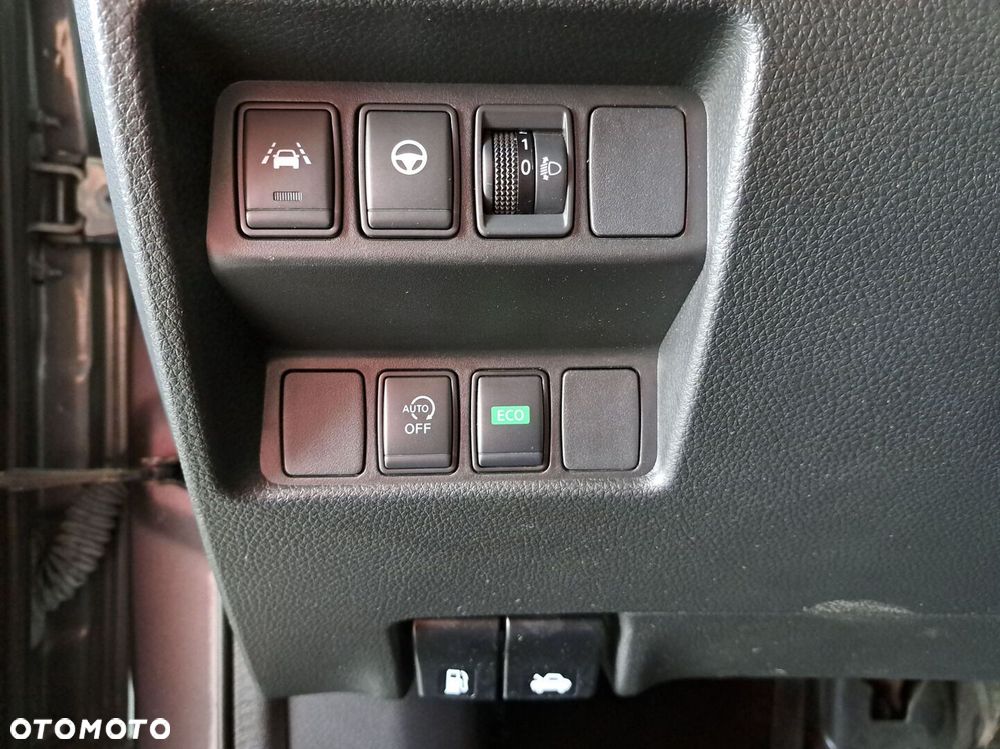 Nissan Qashqai 1.3 DIG-T N-Connecta DCT - 35