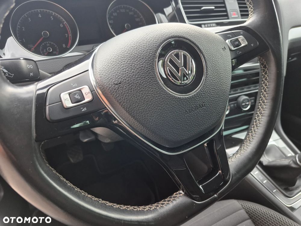 Volkswagen Golf - 31