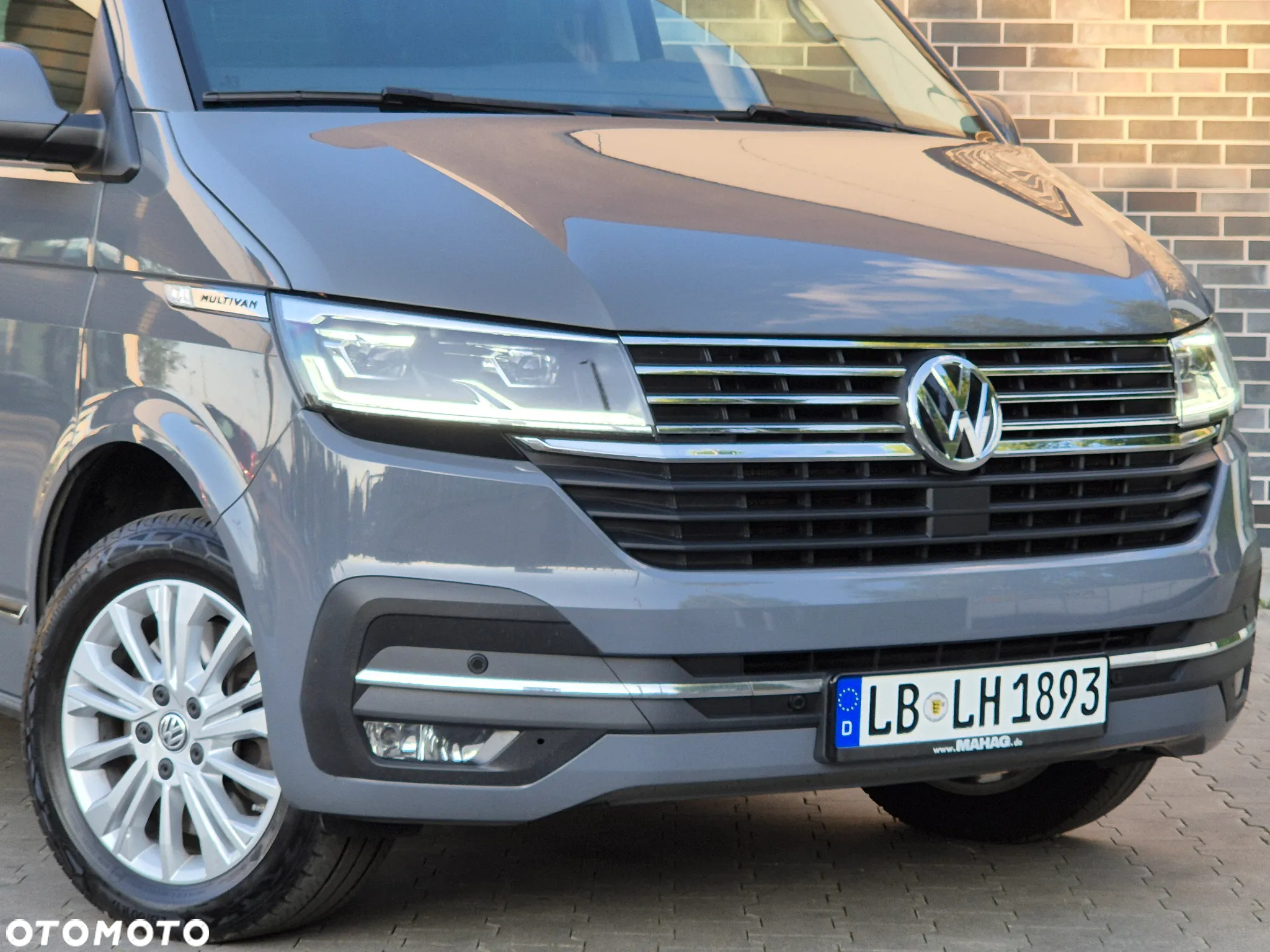 Volkswagen Multivan - 2