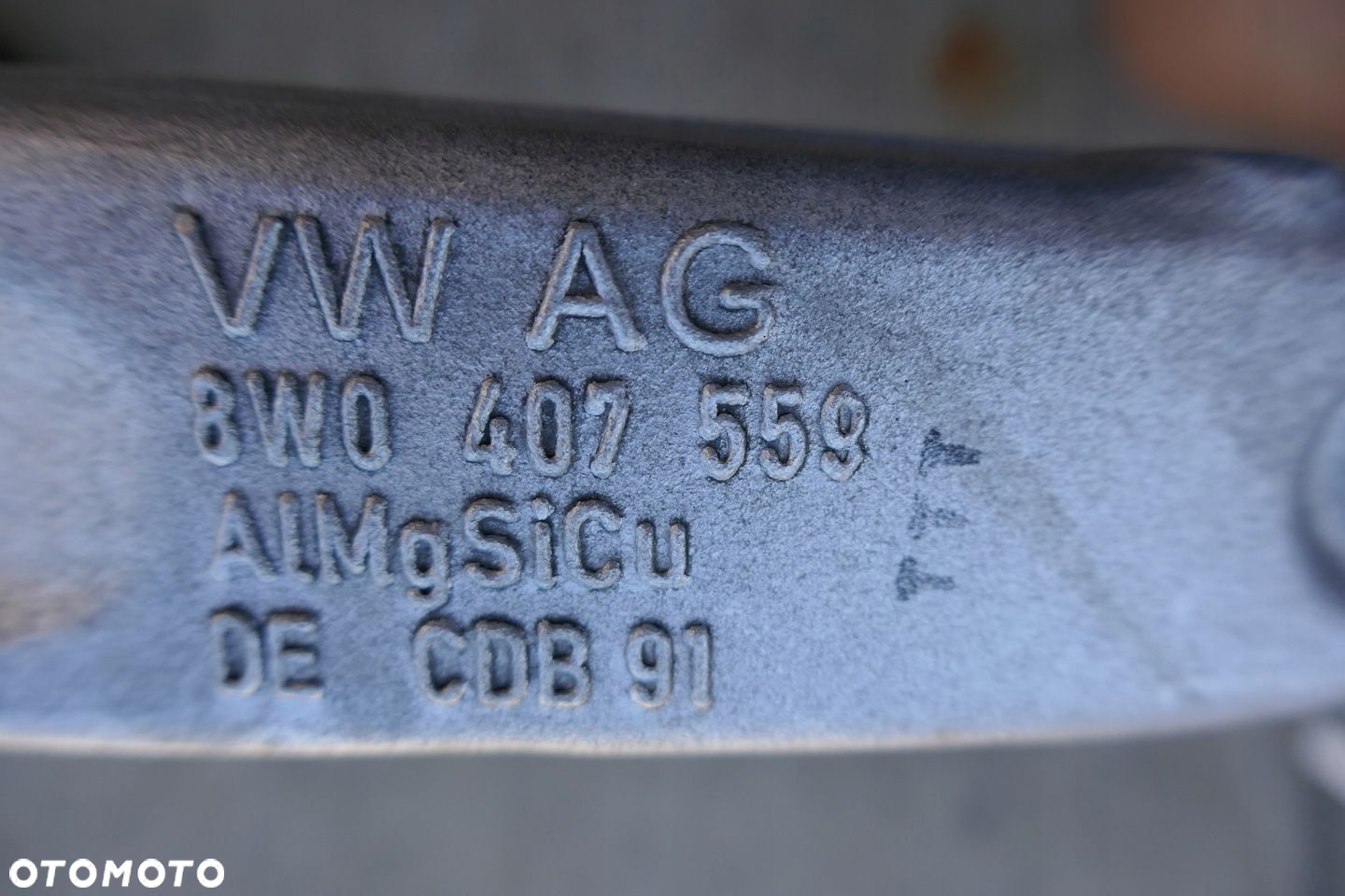 ZWROTNICA PIASTA LEWY PRZÓD AUDI A4 B9 8W0407559 2022r - 9
