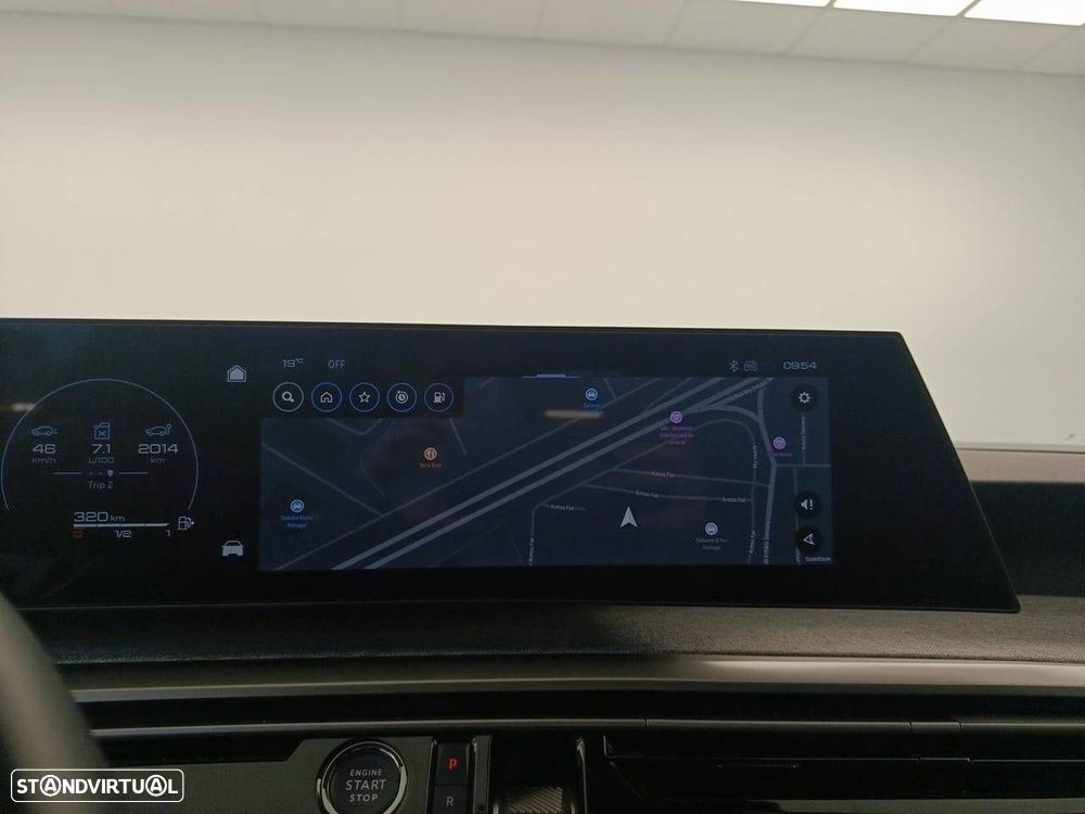 Peugeot 3008 1.2 Hybrid Allure e-DCS6 - 23