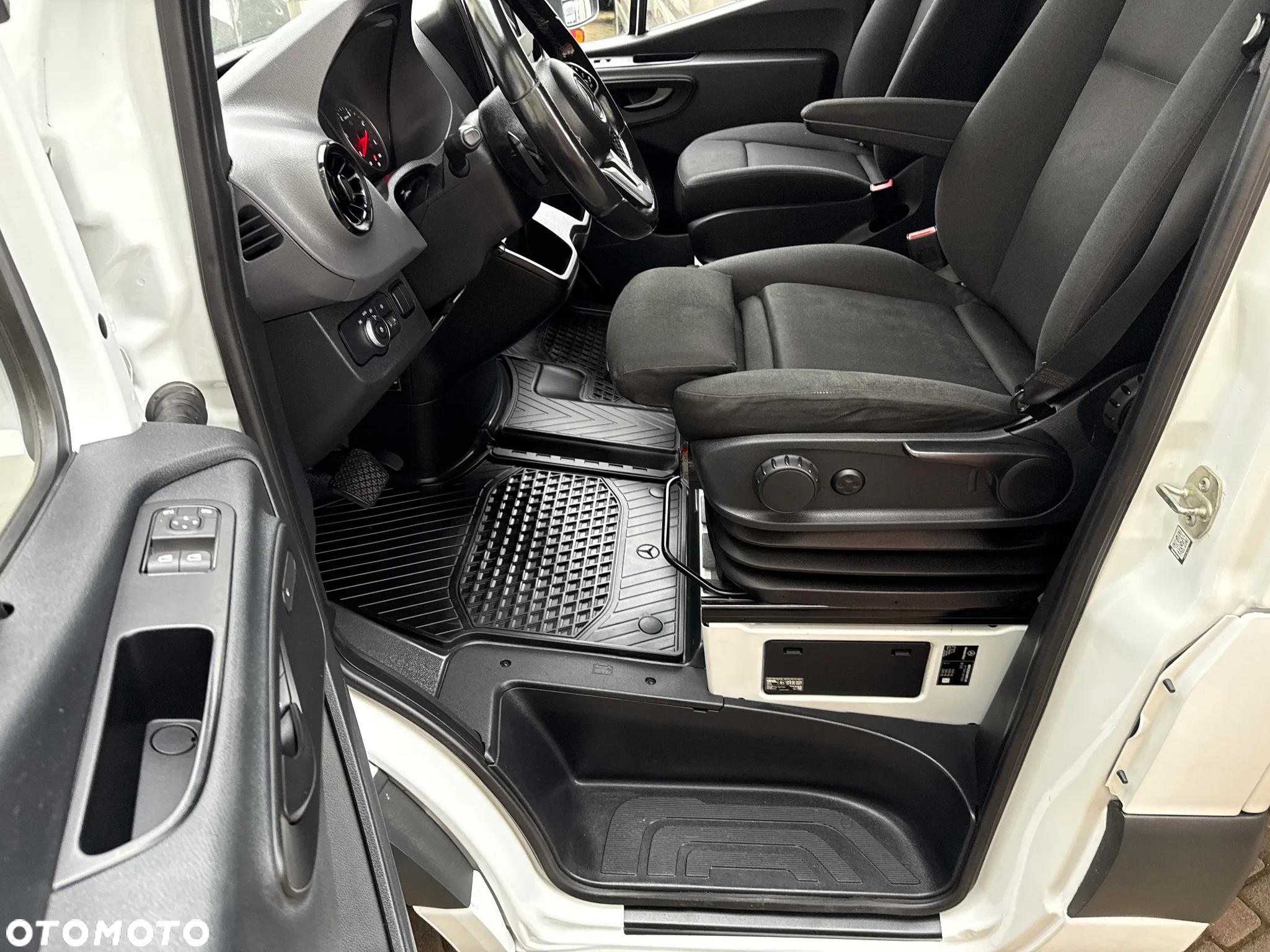Mercedes-Benz Sprinter 3.0 V6 Izoterma Winda - 21