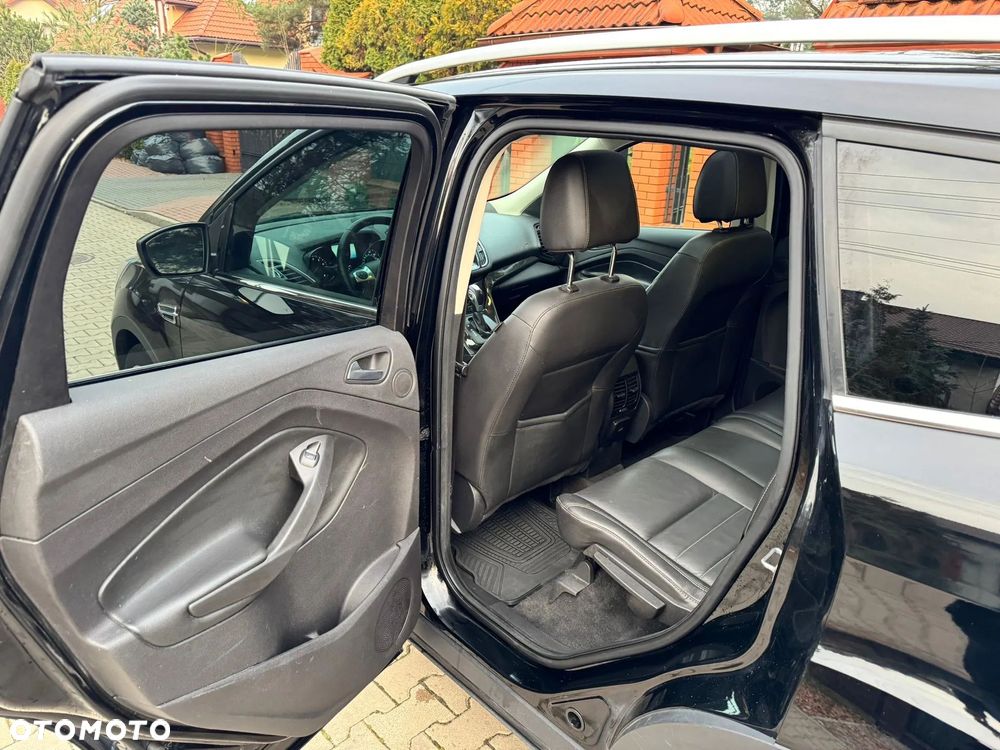 Ford Escape 2.0 EcoBoost AWD Titanium - 16