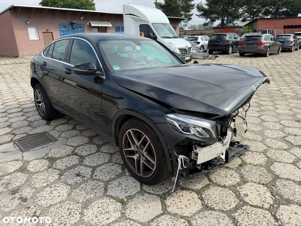 Mercedes-Benz GLC 250 4Matic 9G-TRONIC AMG Line - 1
