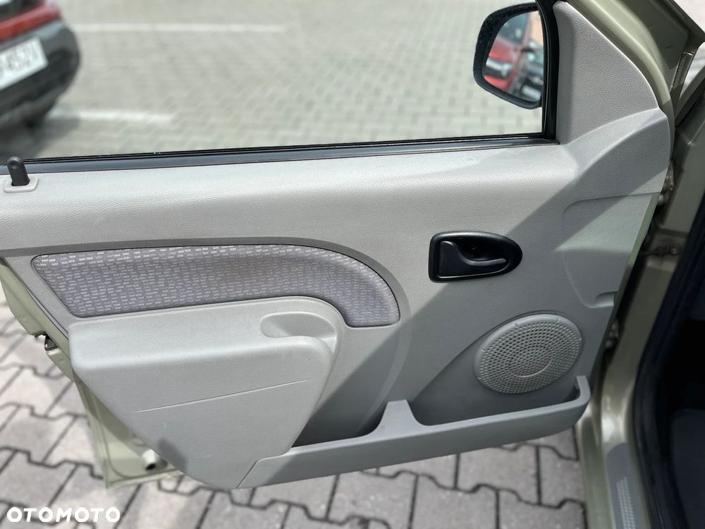 Dacia Logan 1.5 dCi Laureate - 9