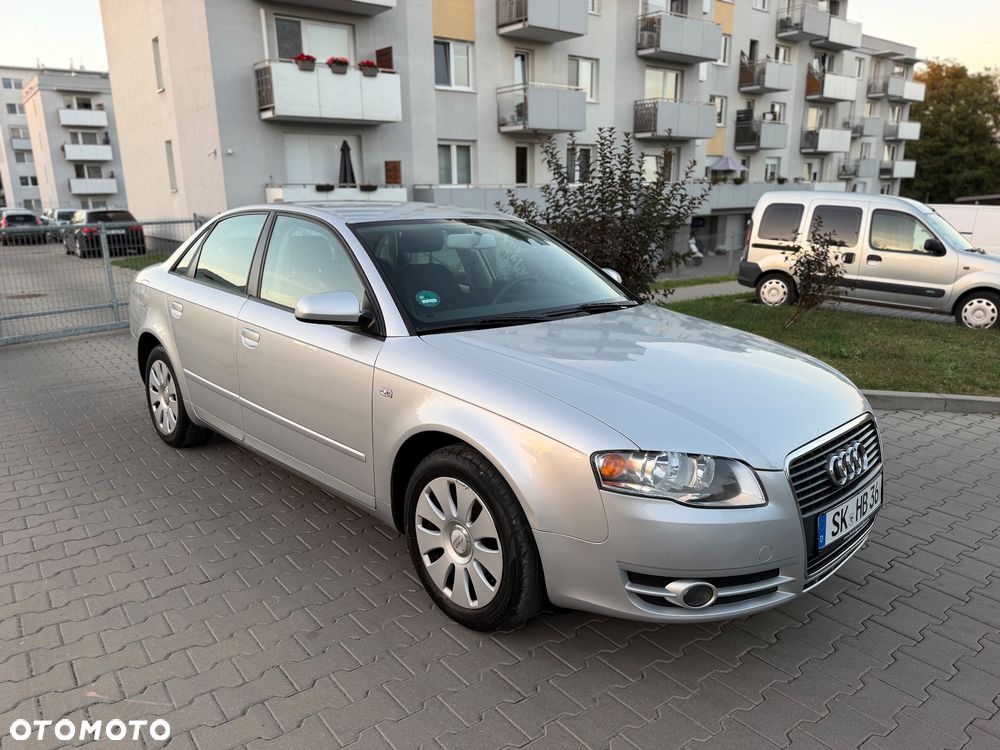 Audi A4 Limousine - 14