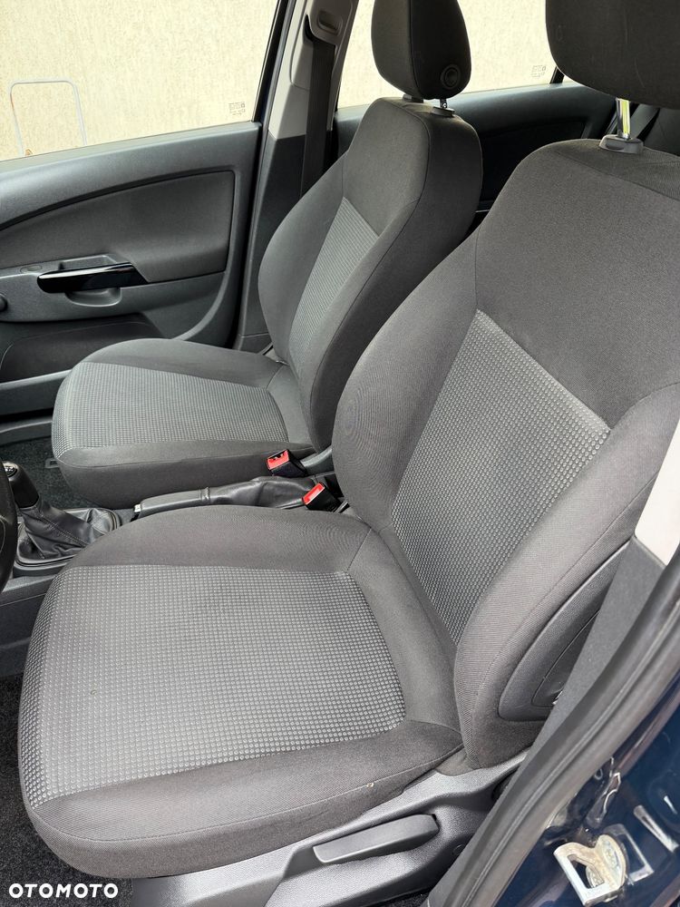 Opel Corsa 1.2 16V Essentia - 9