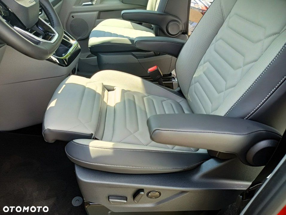 Ford Tourneo Custom - 26