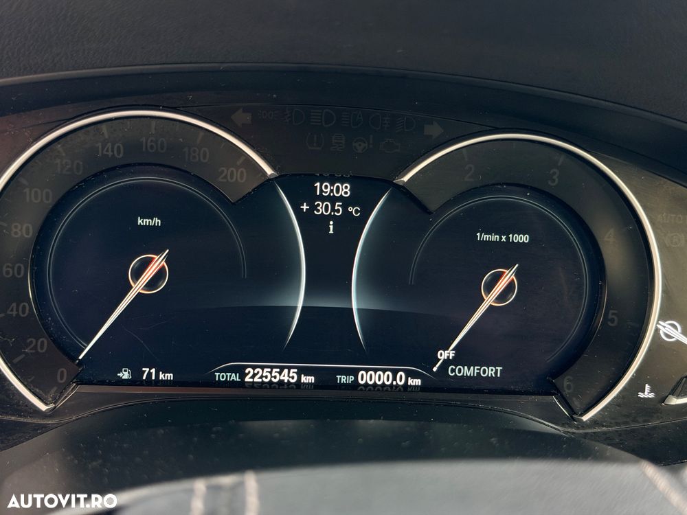 BMW Seria 5 520d AT - 20