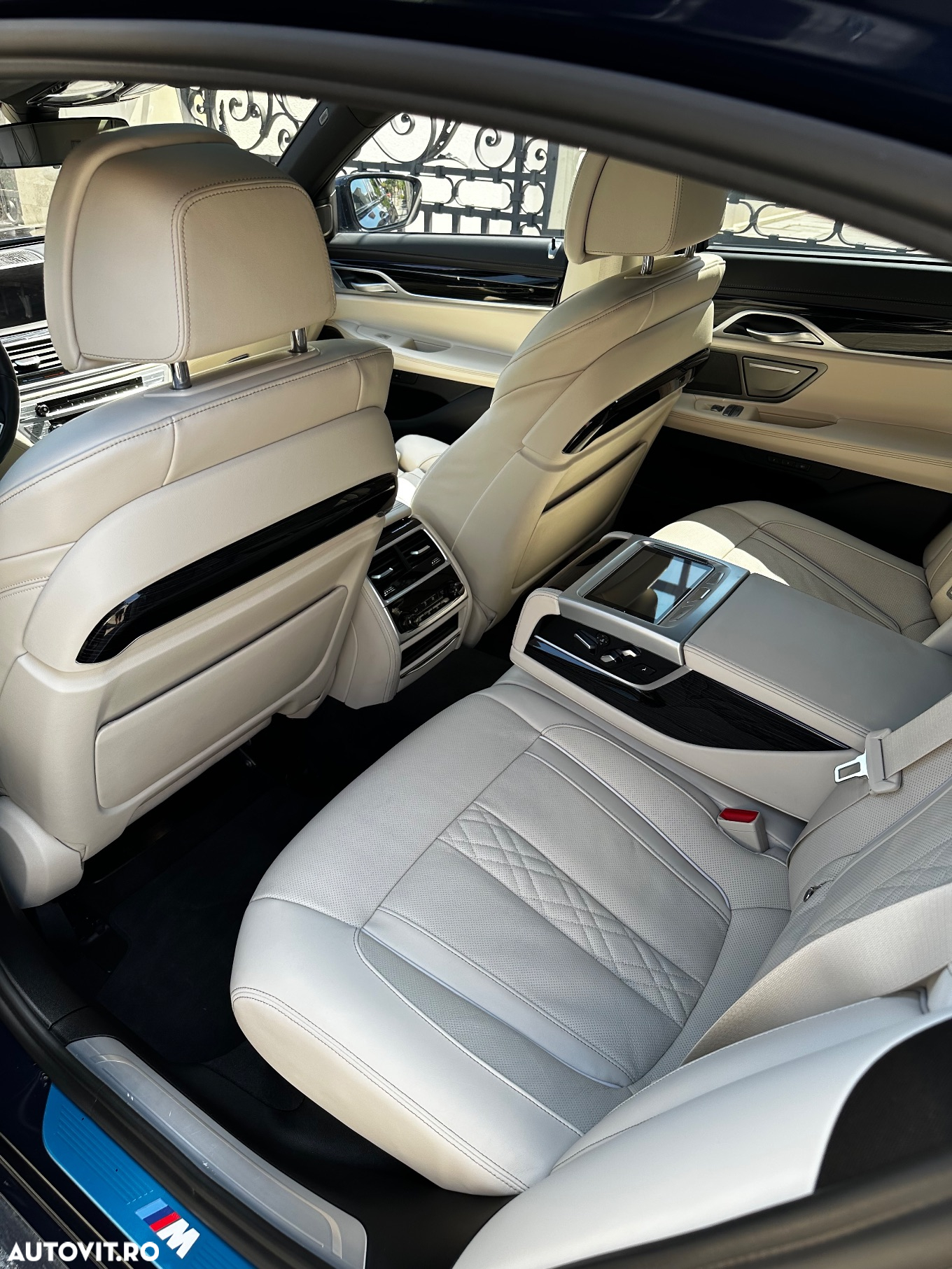 BMW Seria 7 730d xDrive MHEV - 27