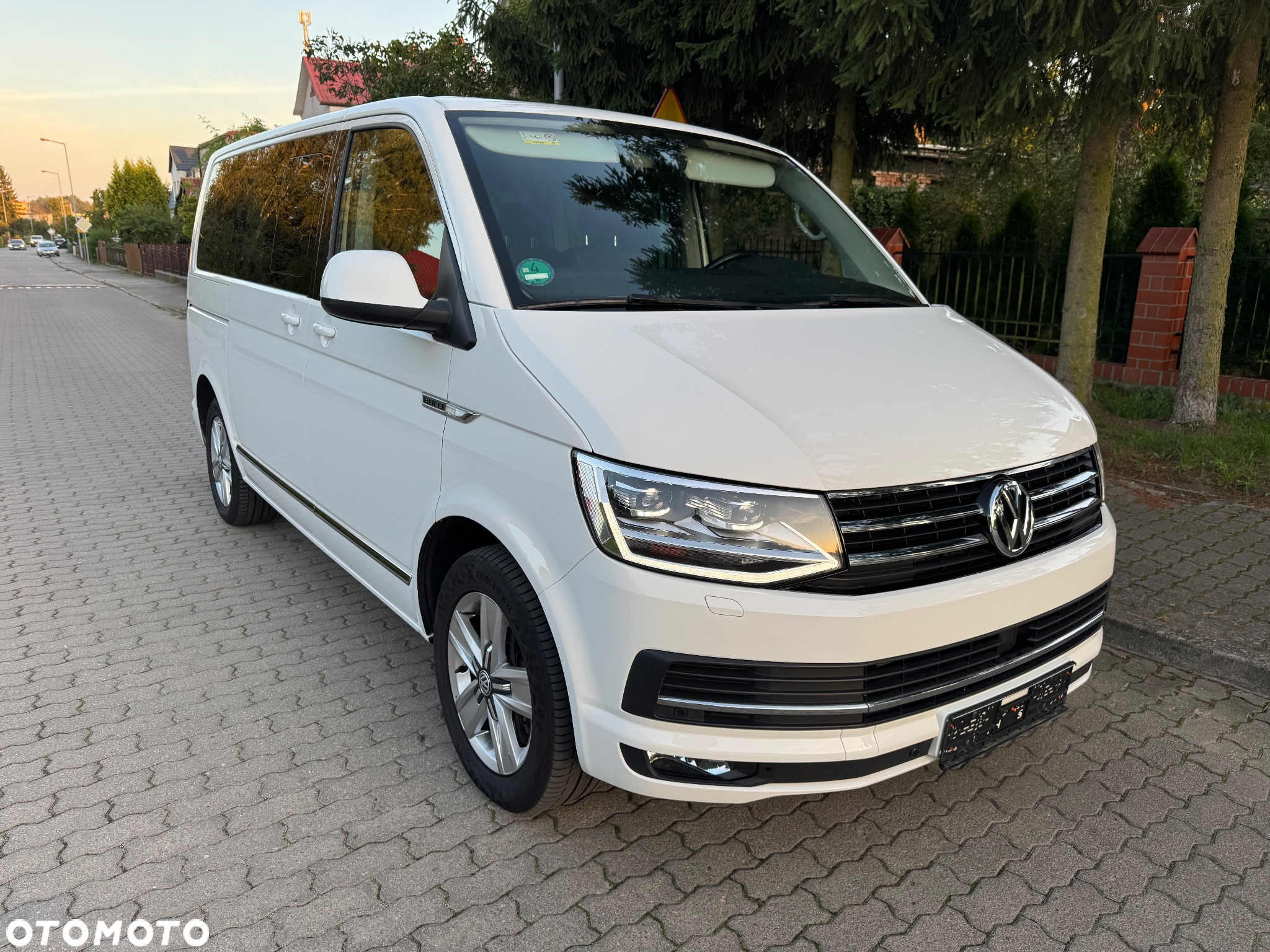 Volkswagen Caravelle 2.0 BiTDI L1 Highline - 5