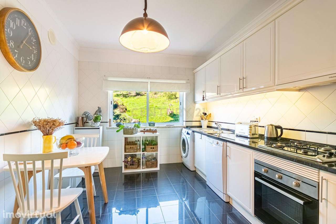 T3 no Bairro de Santa Teresinha – Junto aos Jardins da Parede - Grande imagem: 3/31