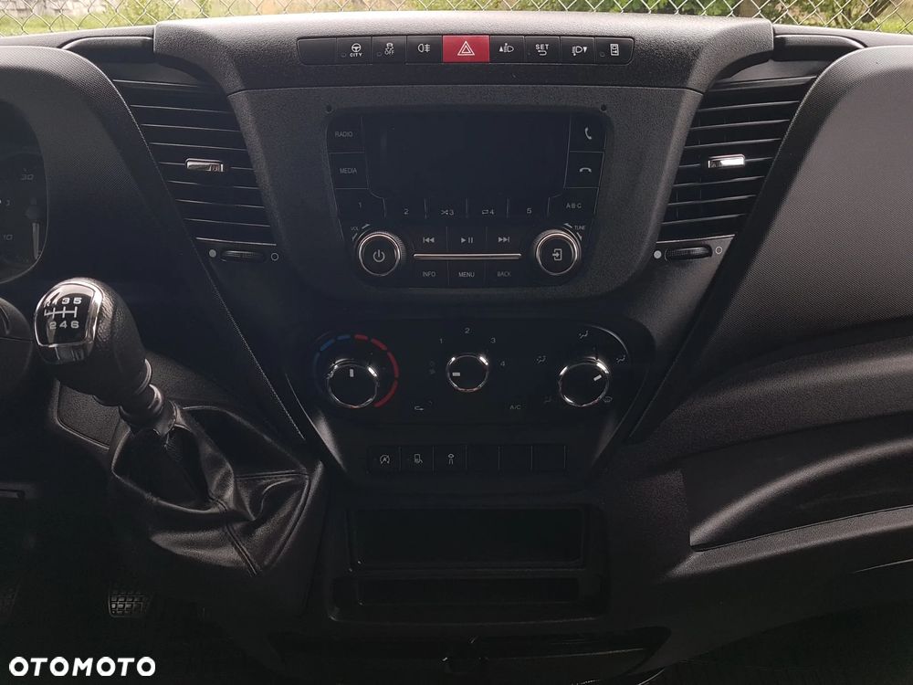 Iveco DAILY KONTENER NISKOPODŁOGOWY 4,43x2,23x2,42 SKLEP FOODTRUCK BAR KLIMA KONIOWÓZ KAMPER - 10