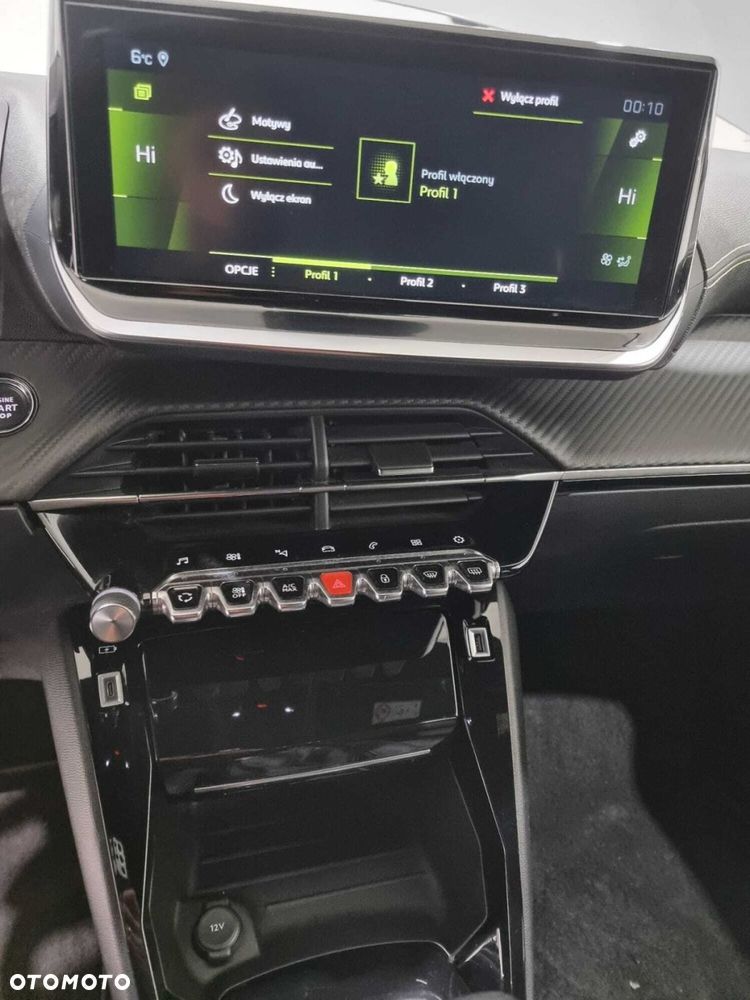 Peugeot 208 - 25